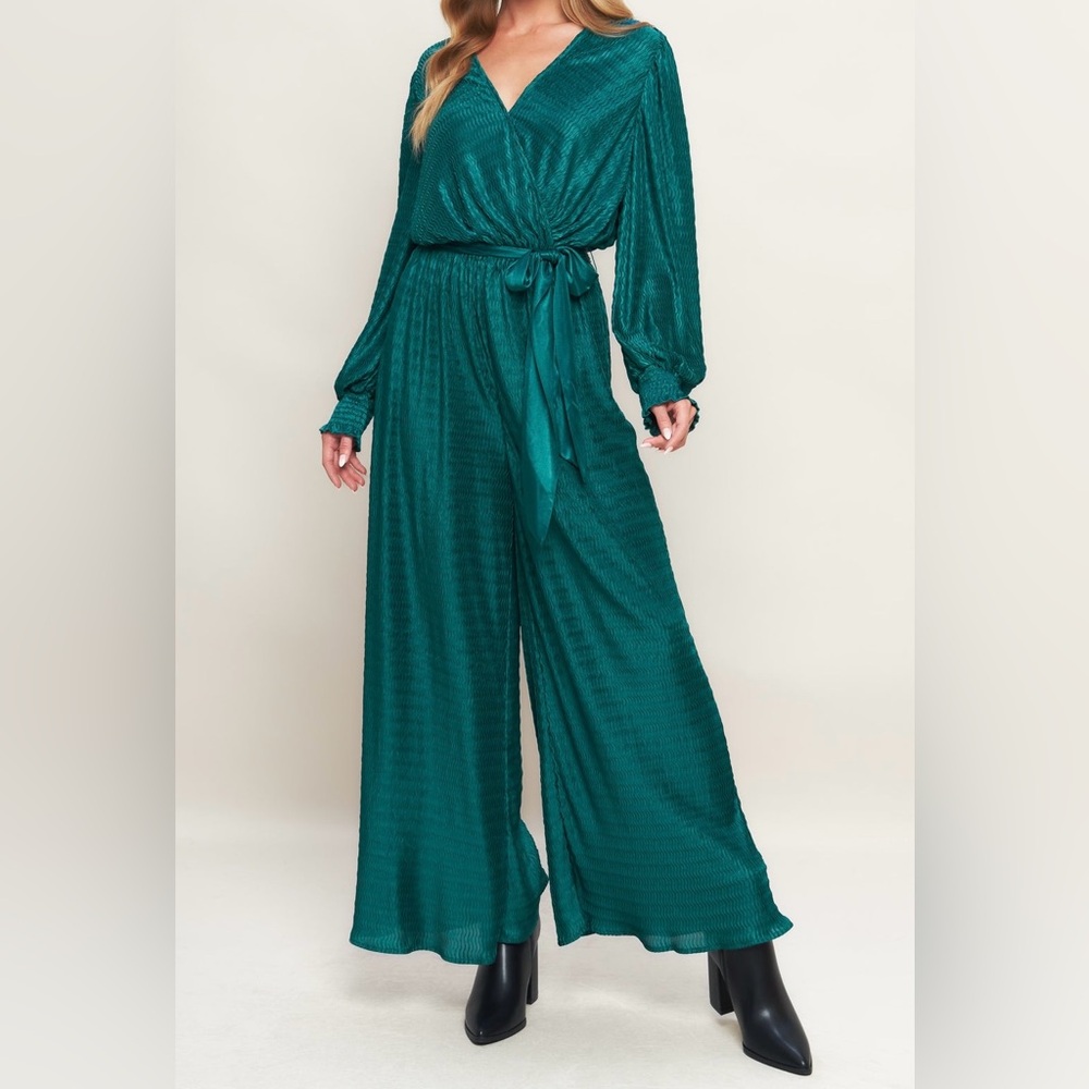 NWOT Flying Tomato Attention of the Day Woven Jumpsuit